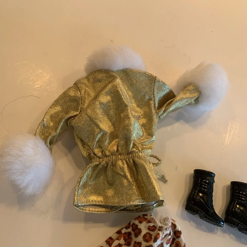 Barbie Fashion Avenue Boutique Gold Jacket, Animal Print Pants,‎ Boots